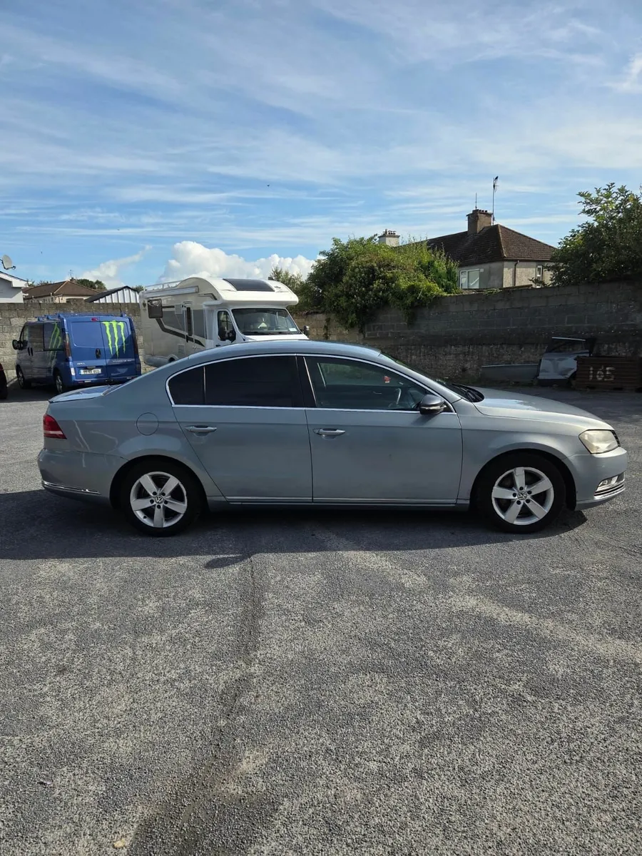 Volkswagen Passat 2011 - Image 1
