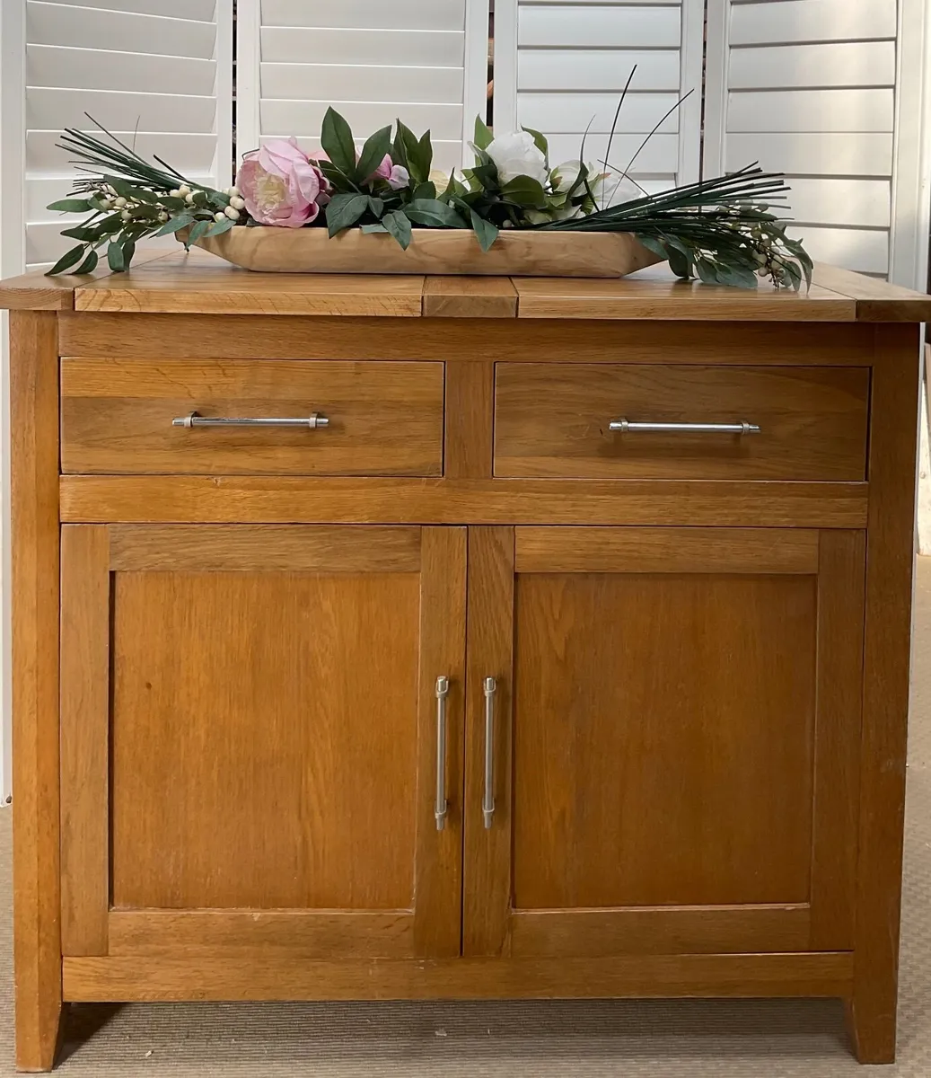 Solid oak sideboard in good condition - Image 3