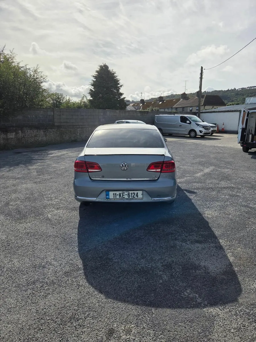 Volkswagen Passat 2011 - Image 3