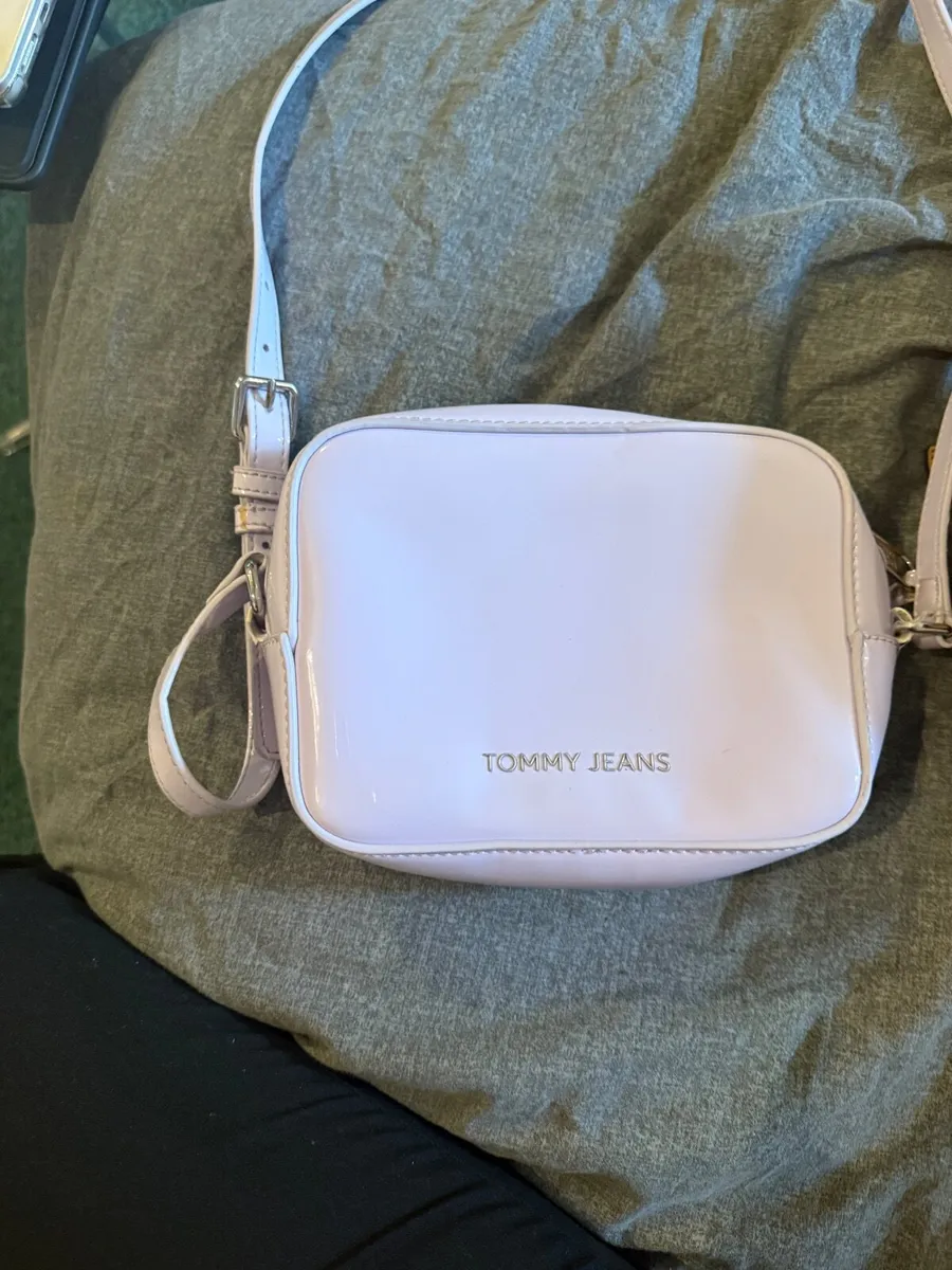 Tommy Hilfiger handbag - Image 3