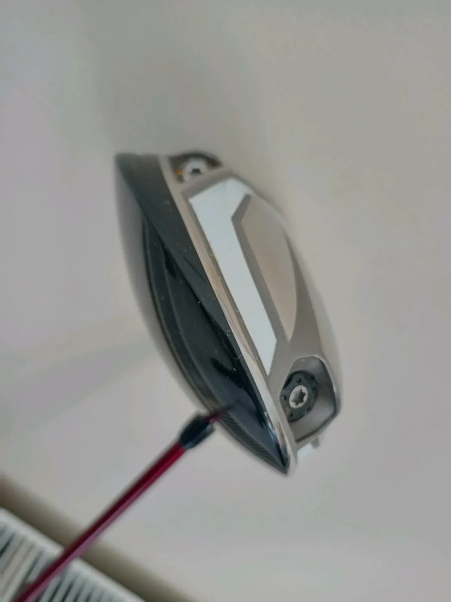 Taylormade R9 golf driver. Right handed club. - Image 3