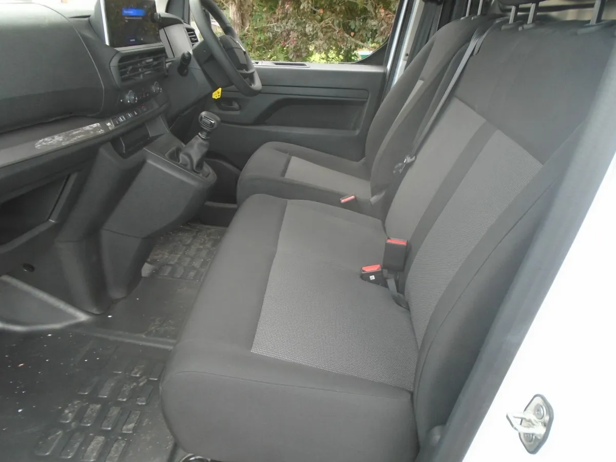 2024 Peugeot Expert PROFESSIONAL - Image 4