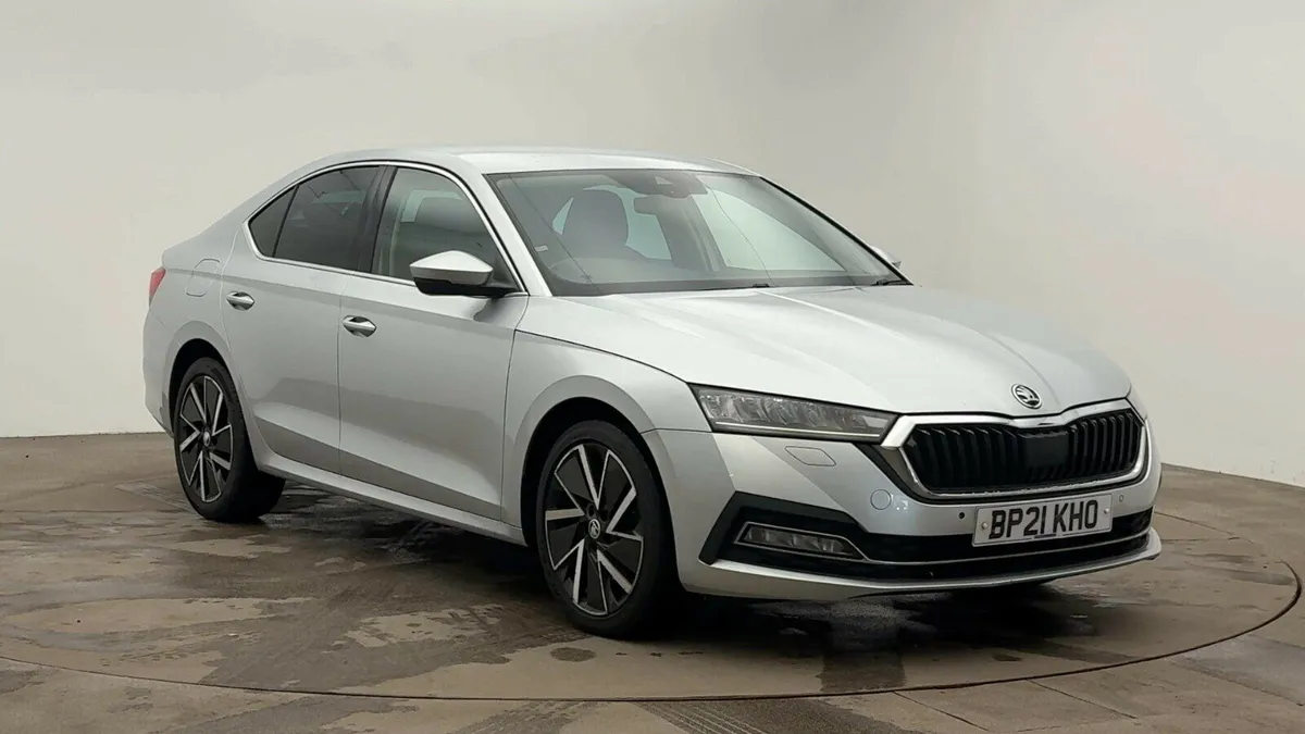 Skoda OCTAVIA Hatchback SE L - Image 1