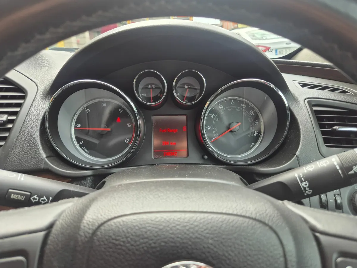 Vauxhall Insignia 2010 - Image 2