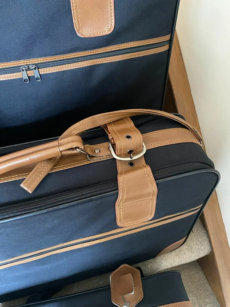 Vintage trio of suitcases 1995. AS-NEW - Image 2