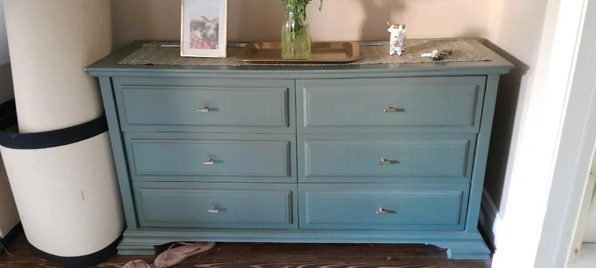 Chest of drawers - Image 1