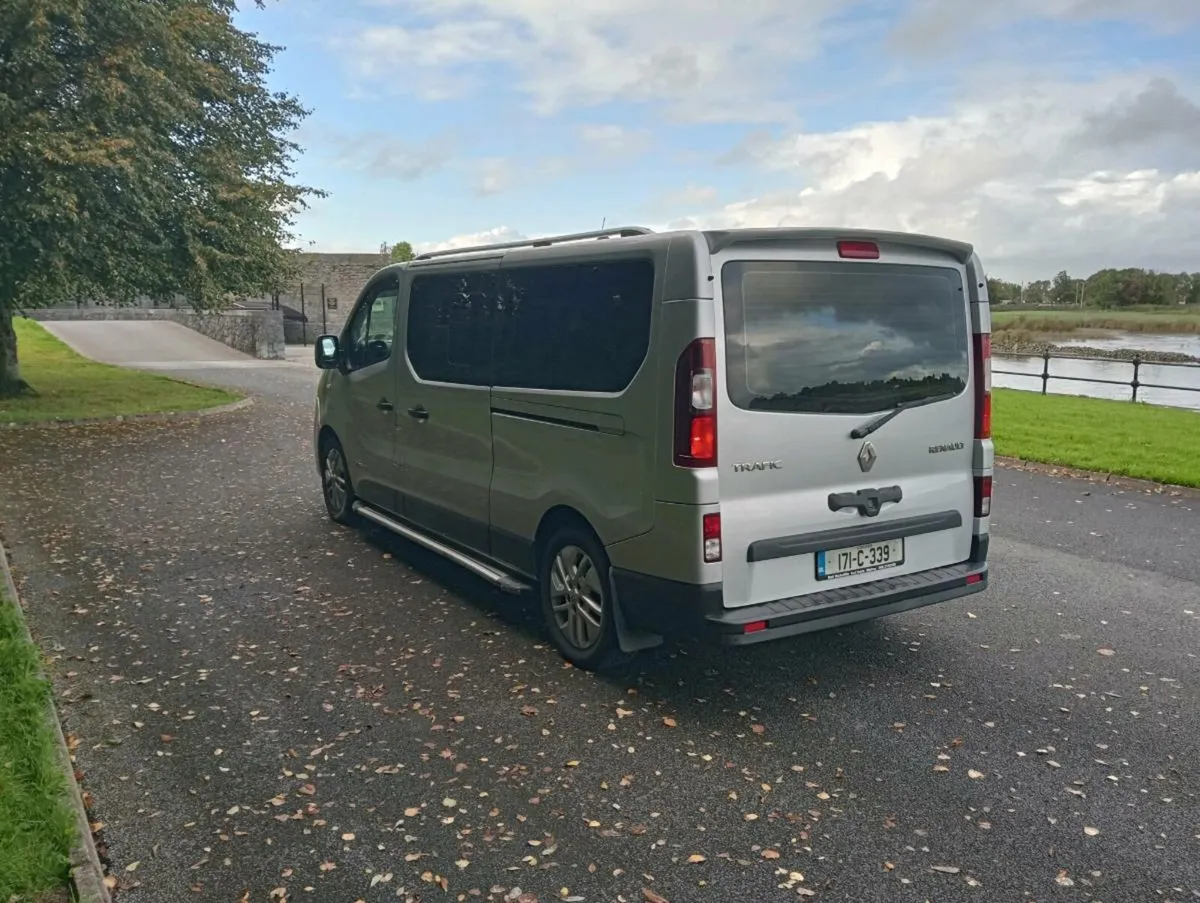 RENAULT TRAFIC MINIBUS 2017' 1.6 DIESEL (9 SEATER) - Image 1