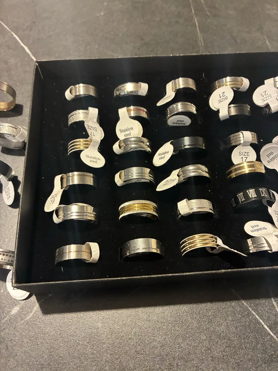 55 men’s rings - Image 3