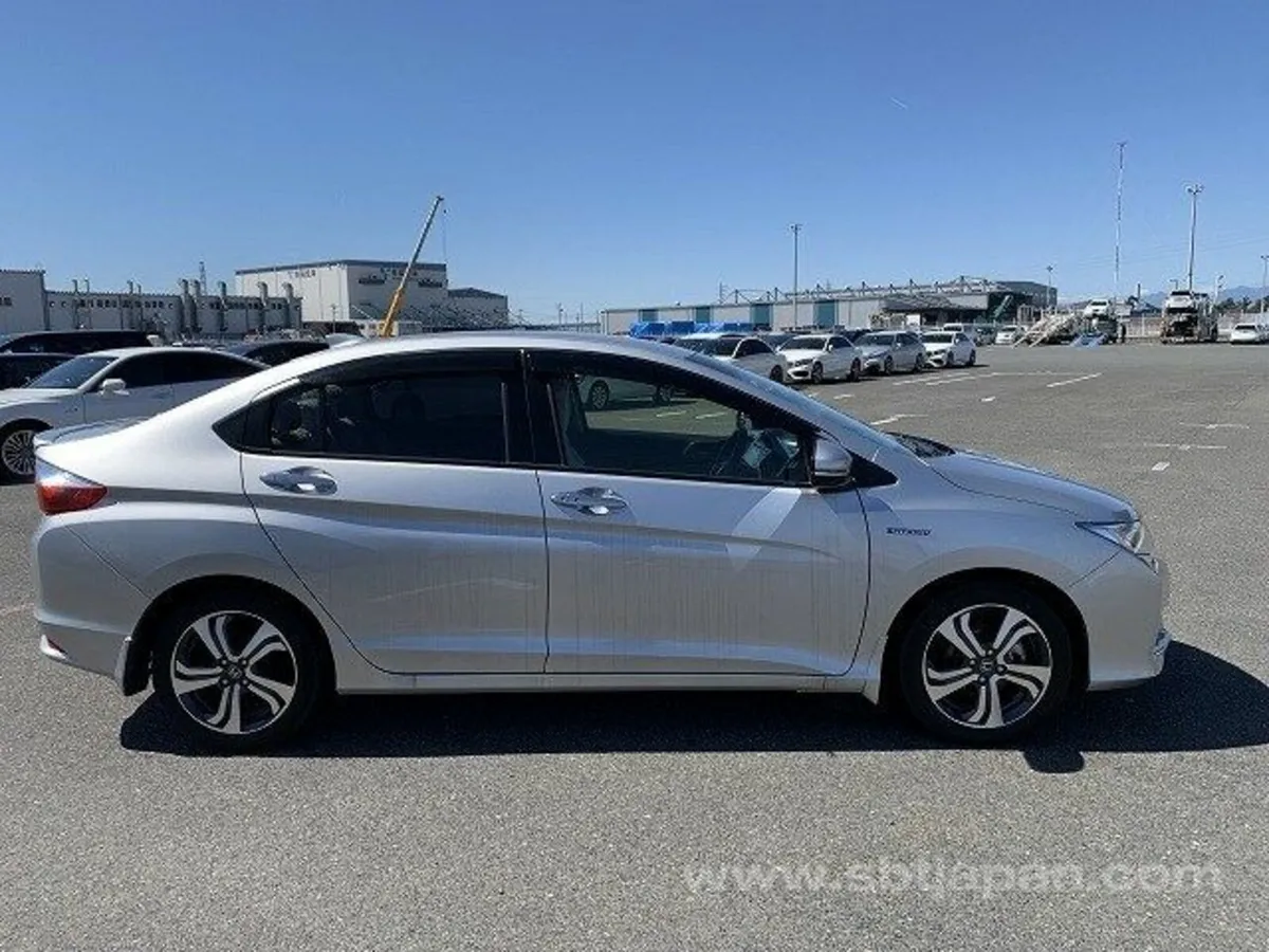 Honda Grace 2015 Executive Class (Top Model) - Image 3