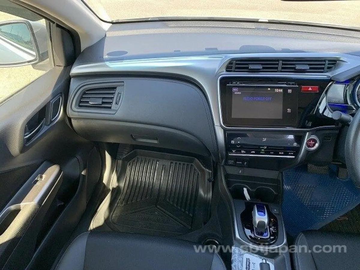 Honda Grace 2015 Executive Class (Top Model) - Image 4