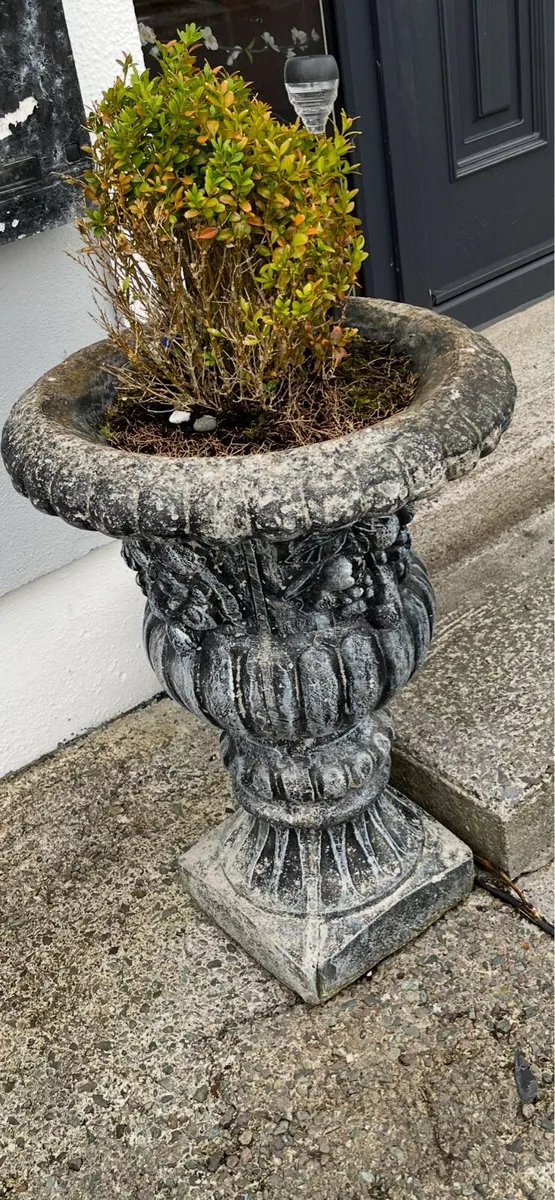 2 pedestals flower pots - Image 2