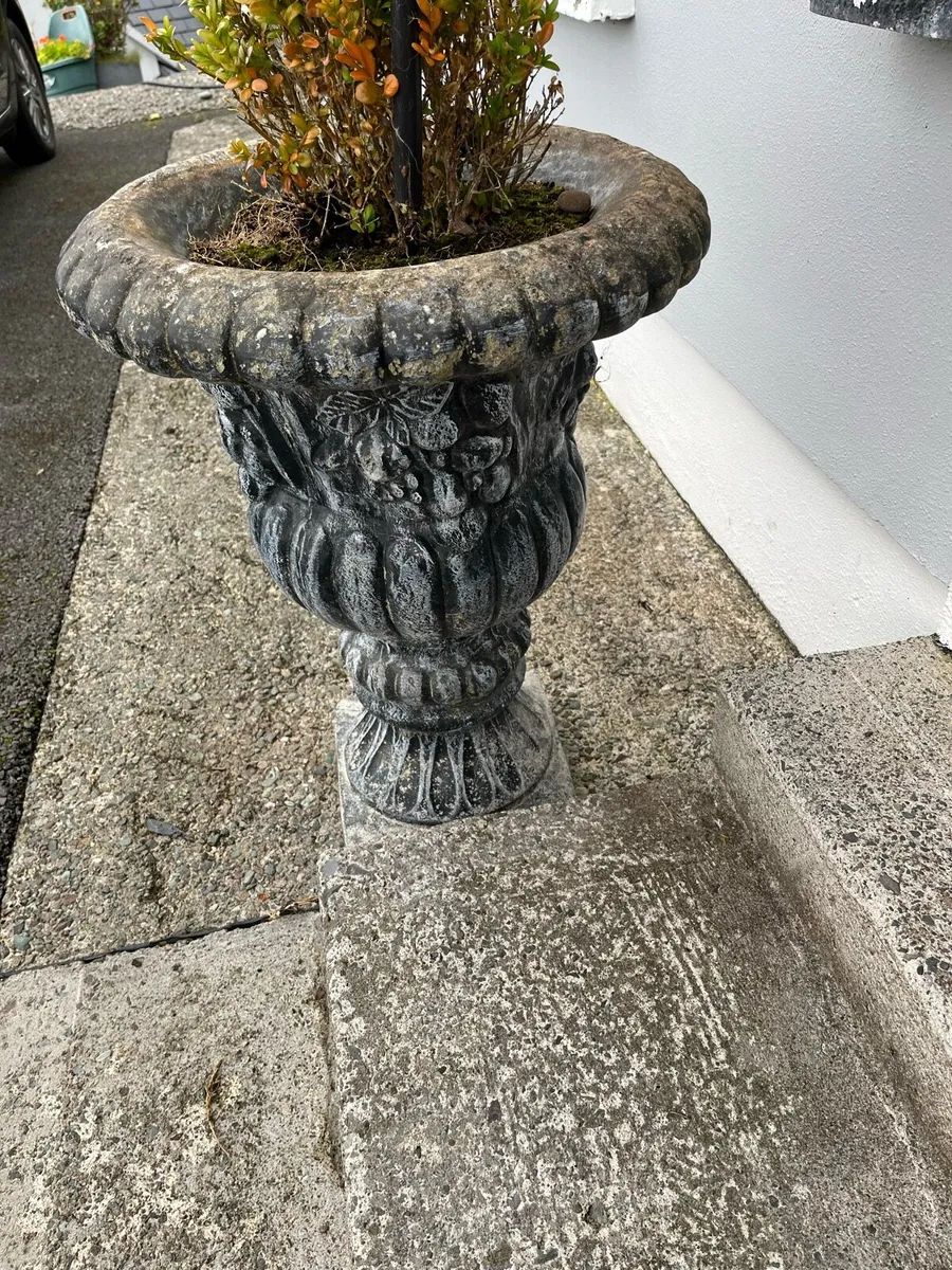 2 pedestals flower pots - Image 3