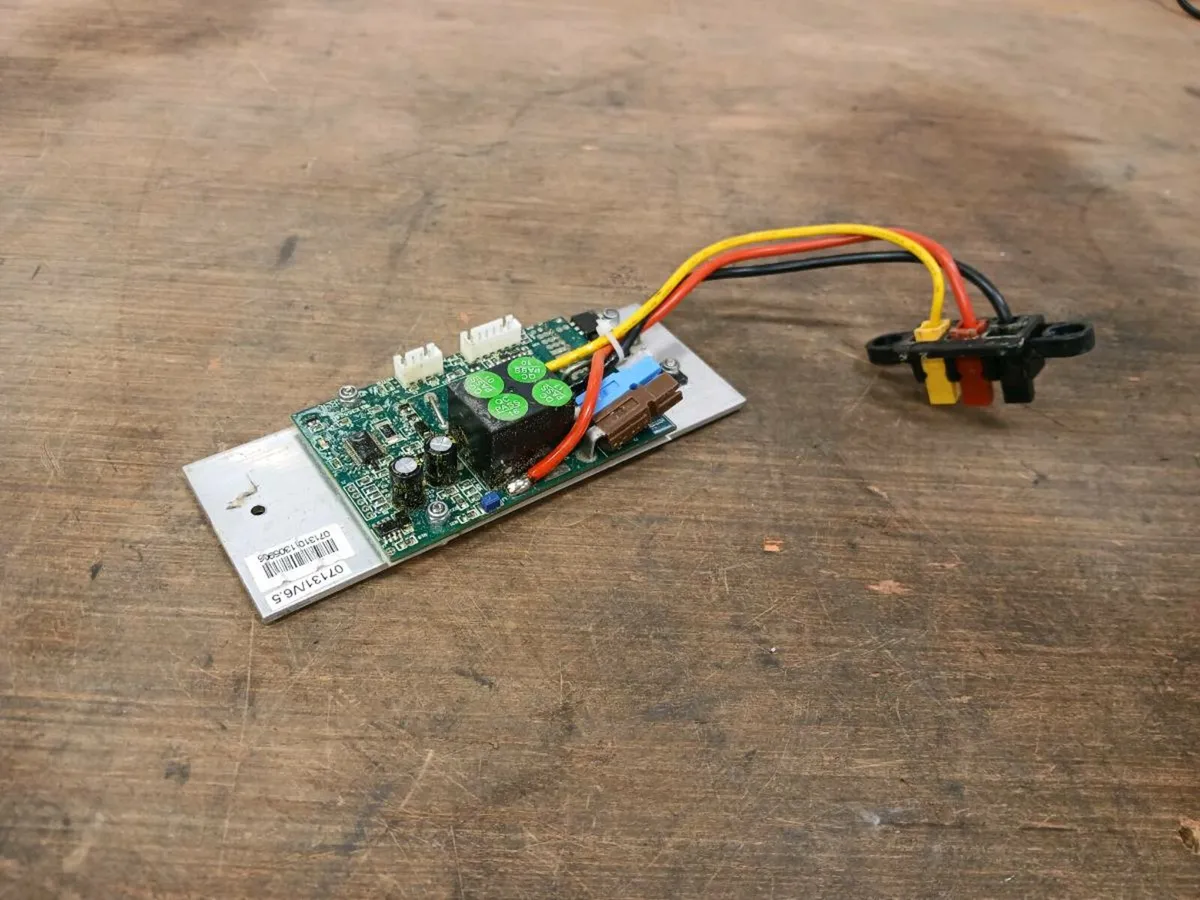 Powakaddy Fw controller fits all FW trolley models - Image 1