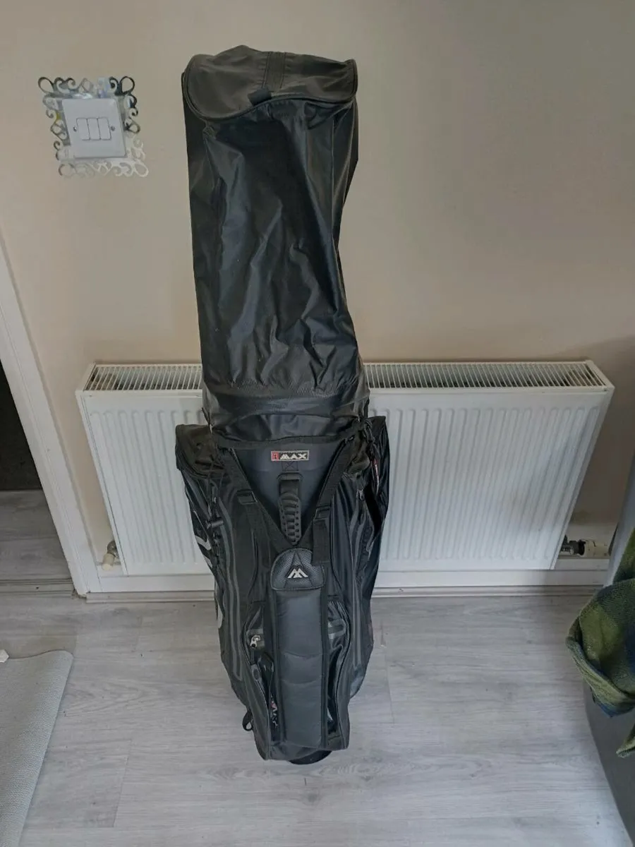 Big max aqua waterproof golf bag - Image 1