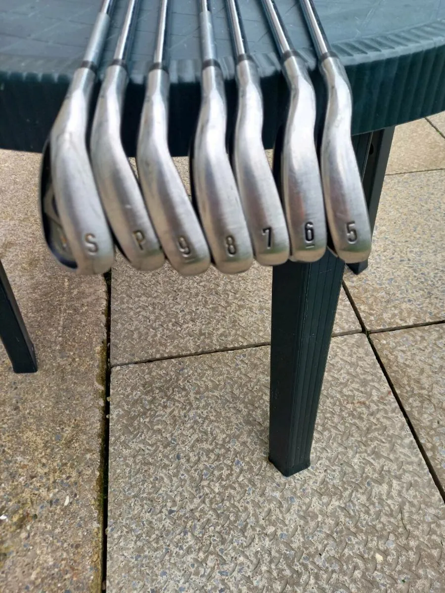 Set of Left-hand callaway x2hot irons - Image 4