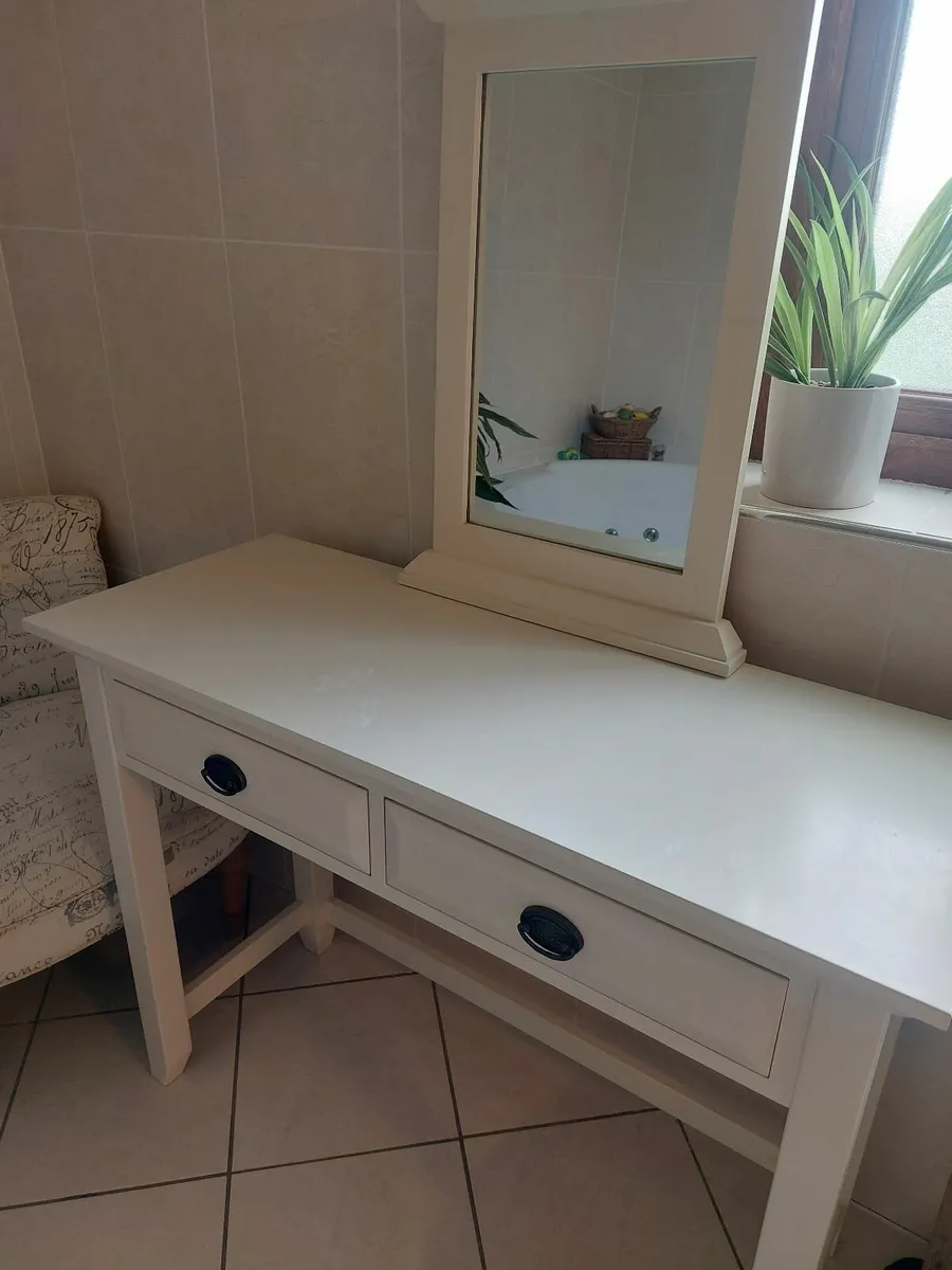 Dresser - Image 2