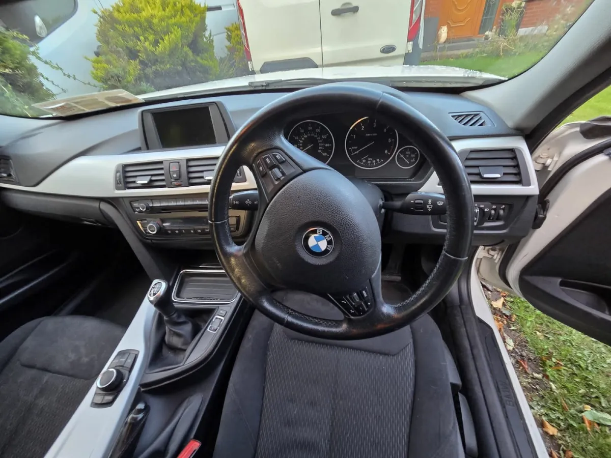 BMW 3-Series 2013 - Image 3