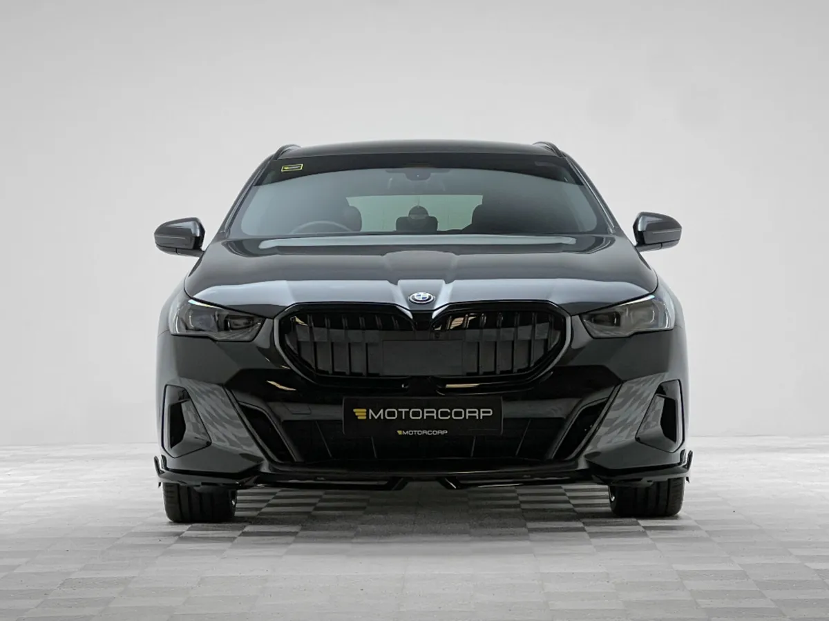 BMW 5-Series 530E TOURING M SPORT - Image 2
