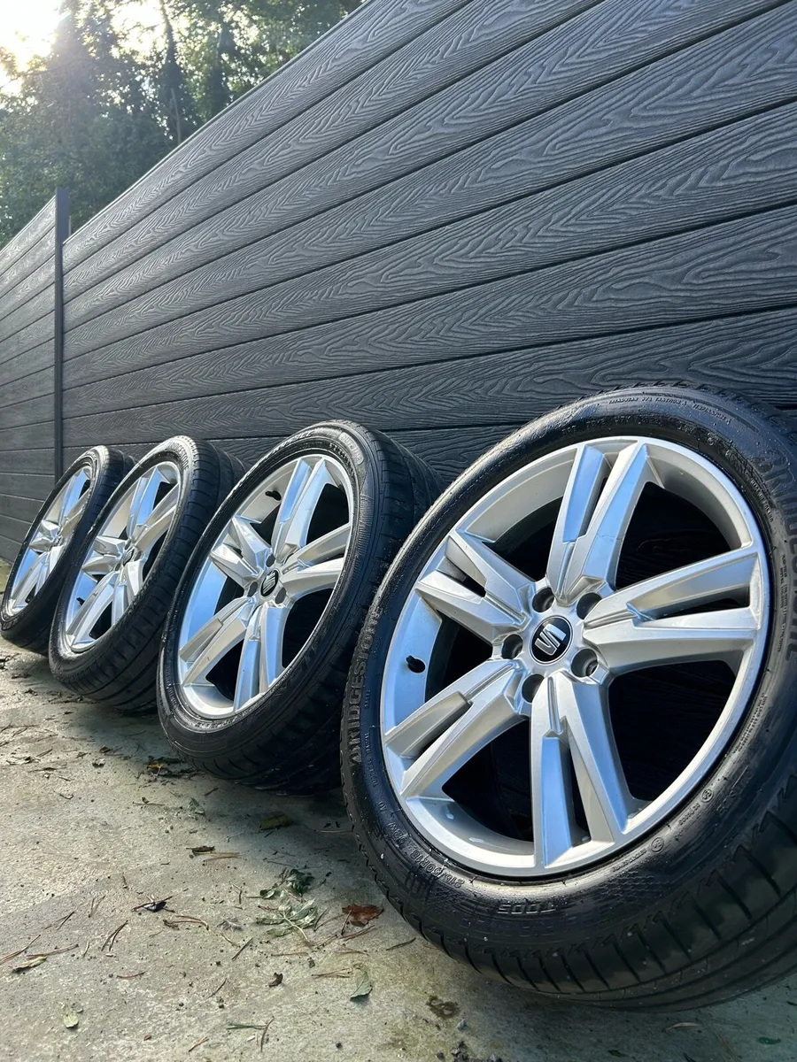 18” GENUINE SEAT LEON ALLOY WHEELS & TYRES - Image 1
