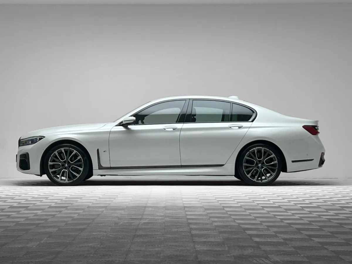 BMW 7-Series 740D M SPORT XDRIVE - Image 4
