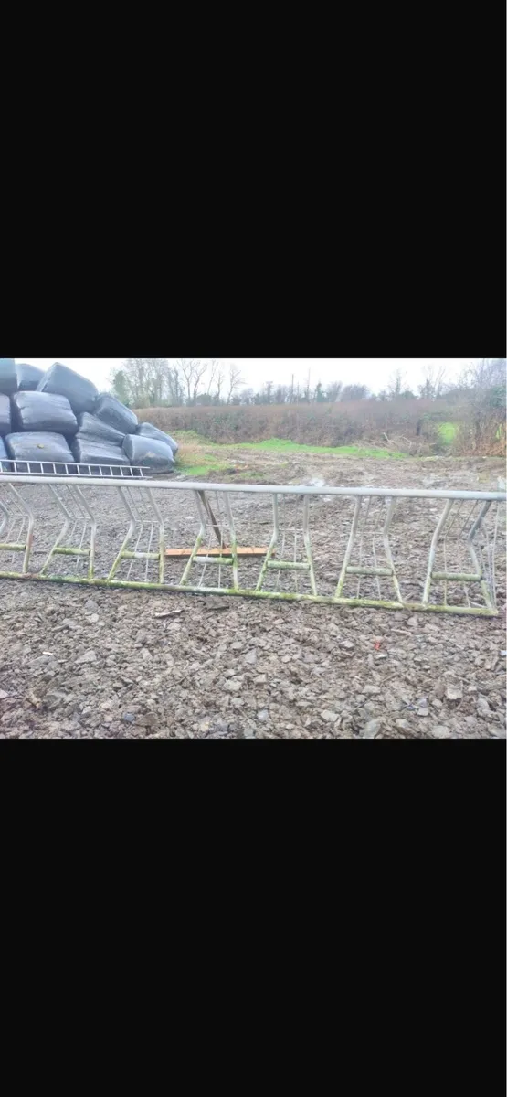 Heavy duty feeding barriers - Image 1