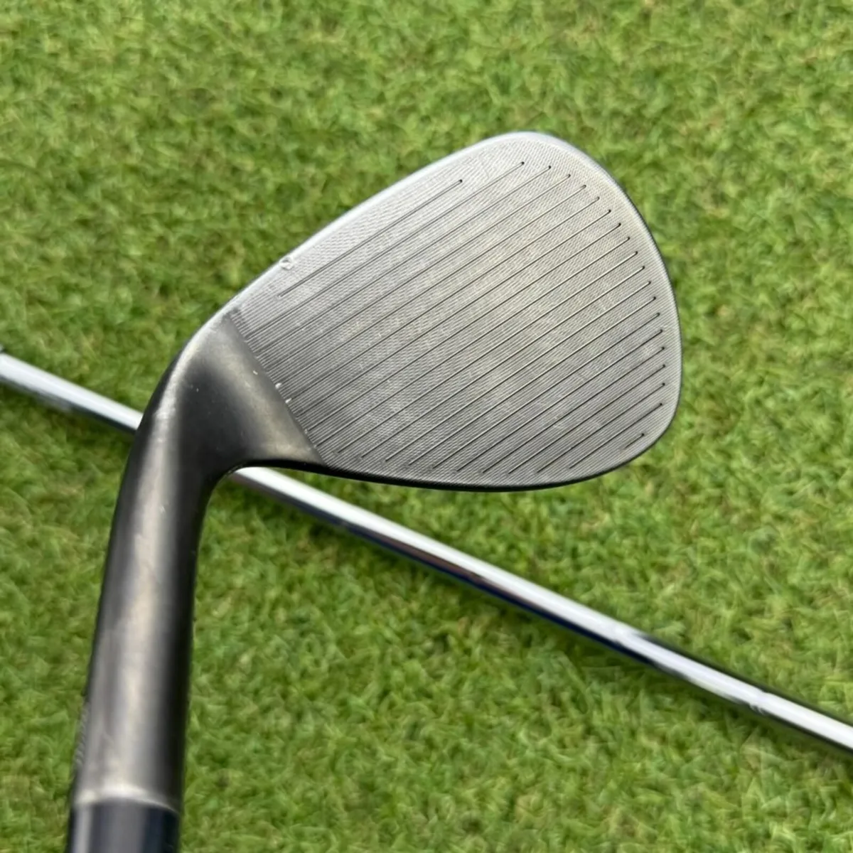 CLEVELAND CBX FULL-FACE WEDGES SW 56° & LW 60° - Image 4