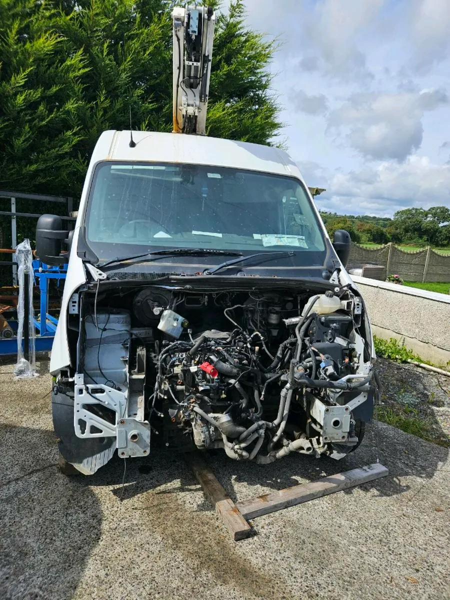 Renault master cherry picker - Image 2