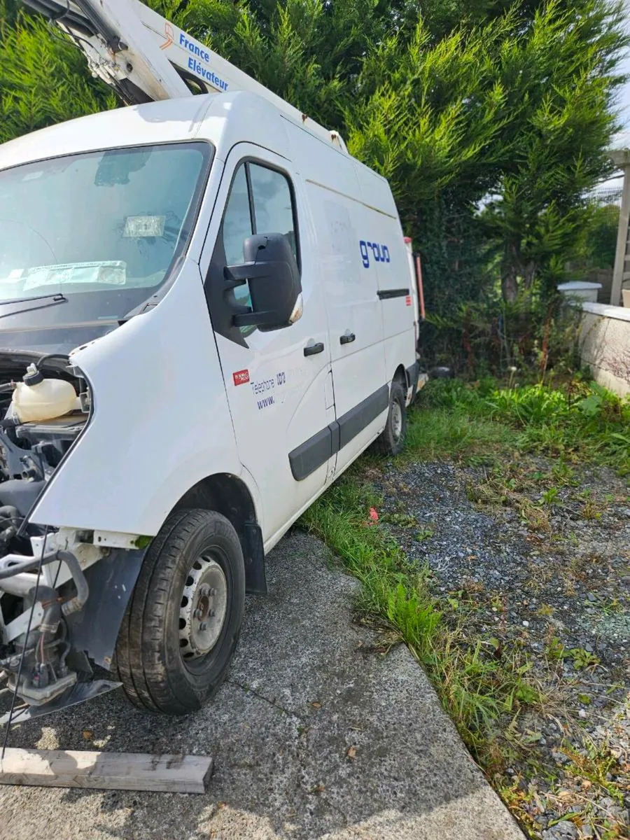 Renault master cherry picker - Image 3