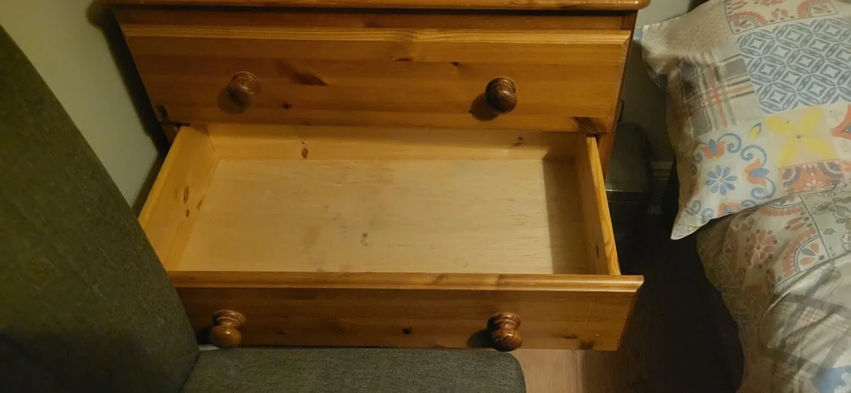 Chest of drawers - Image 1