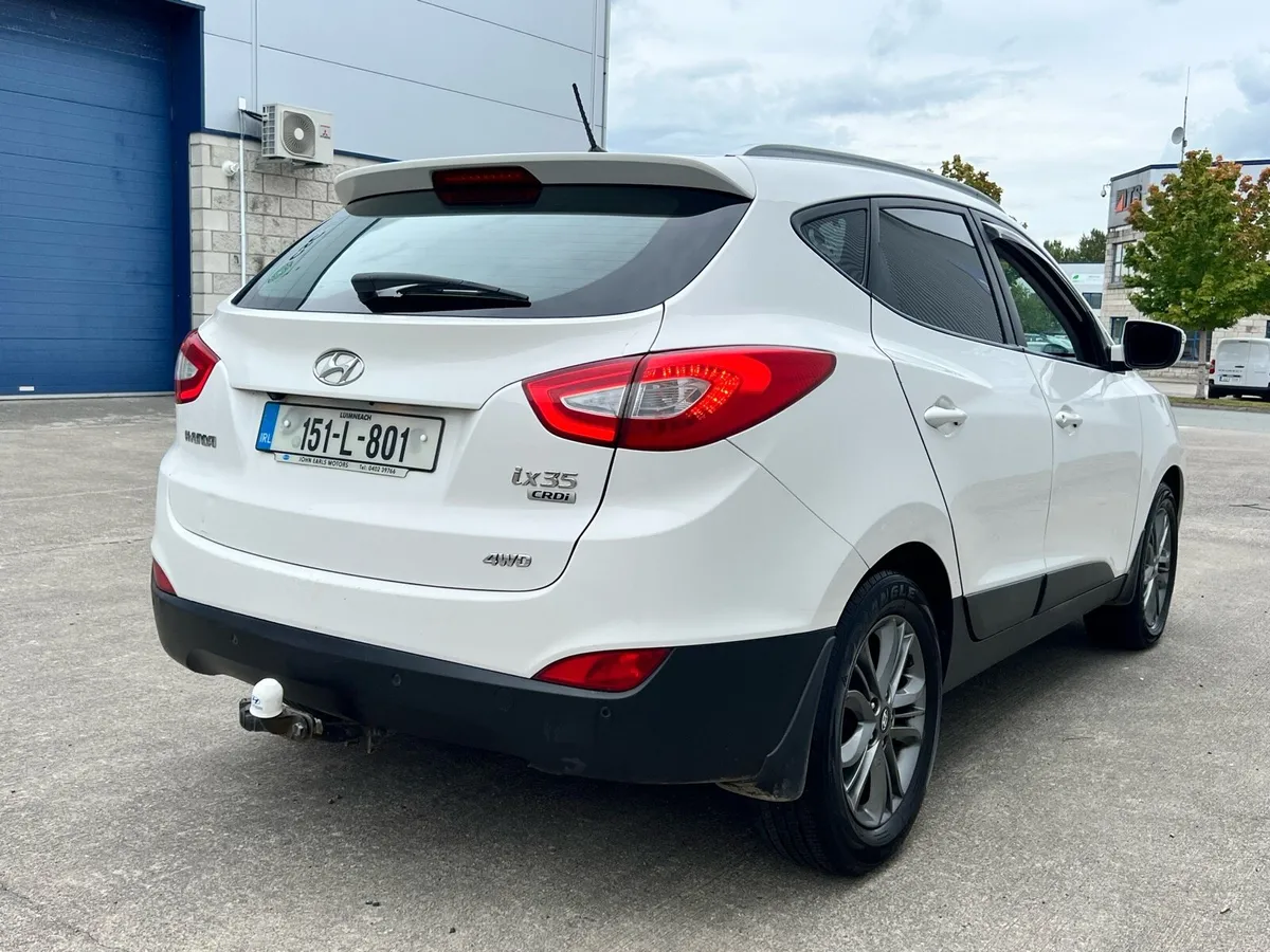 Hyundai Ix35 commercial 2015 - Image 2