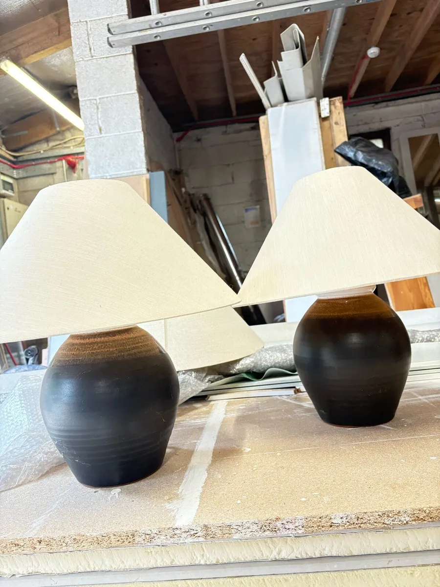 Stephen Pearce Pair of Lamps & shades - Image 1
