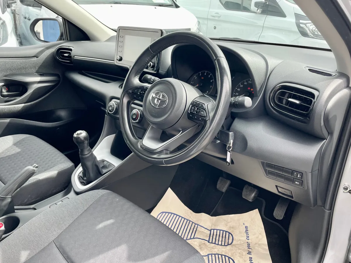 Toyota Yaris 1.0 Petrol Luna Manual 5Dr Hatch,2022 - Image 3