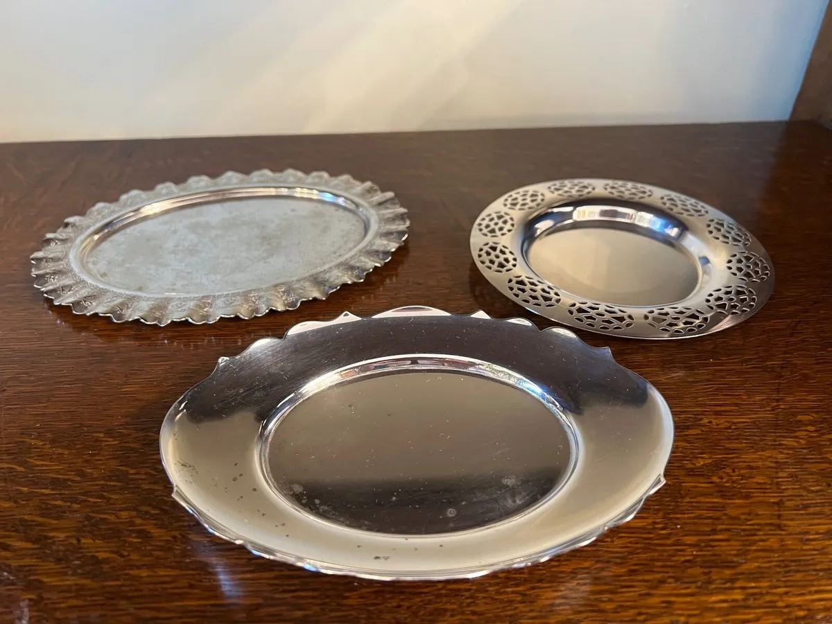 3 Serving Plates - Image 3