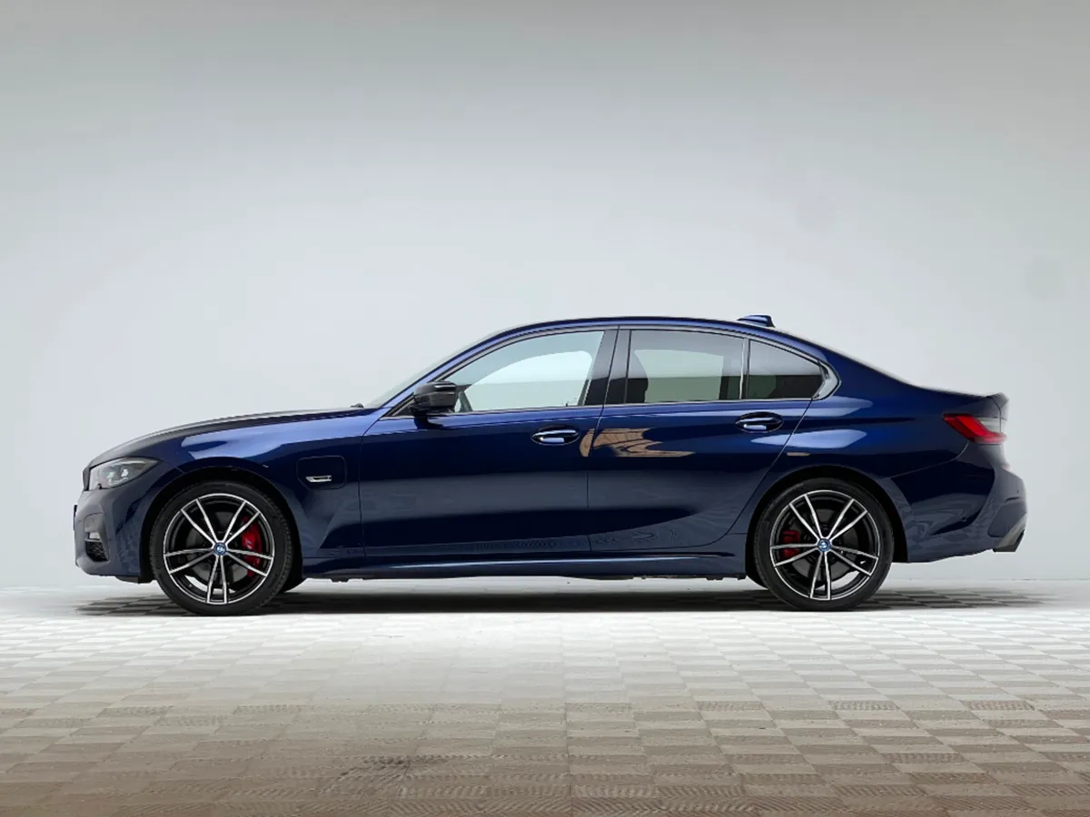 BMW 3-Series 330E M SPORT PRO EDITION - Image 4