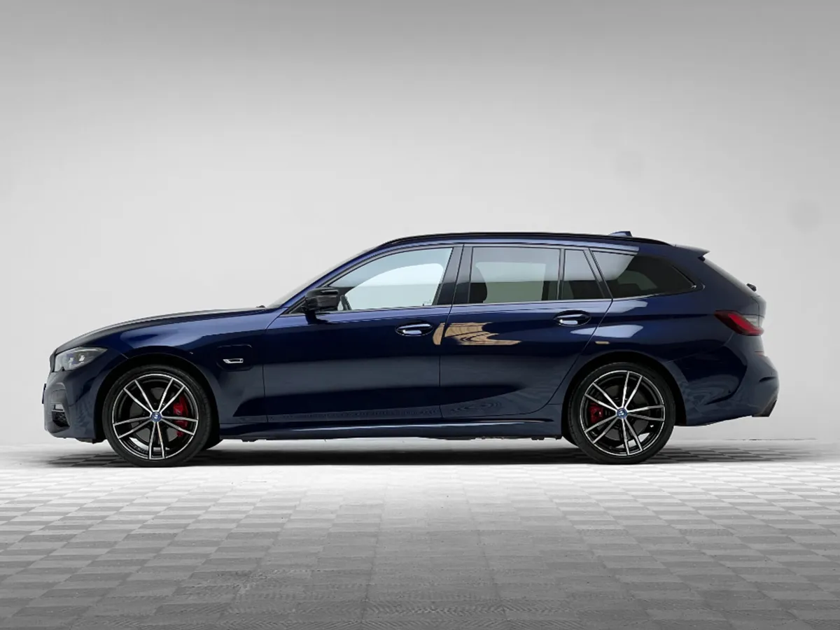BMW 3-Series 330E M SPORT PRO EDITION TOURING - Image 4