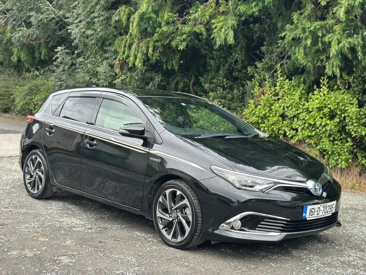 TOYOTA AURIS 2016 HYBRID Leather Spec Automatic - Image 4