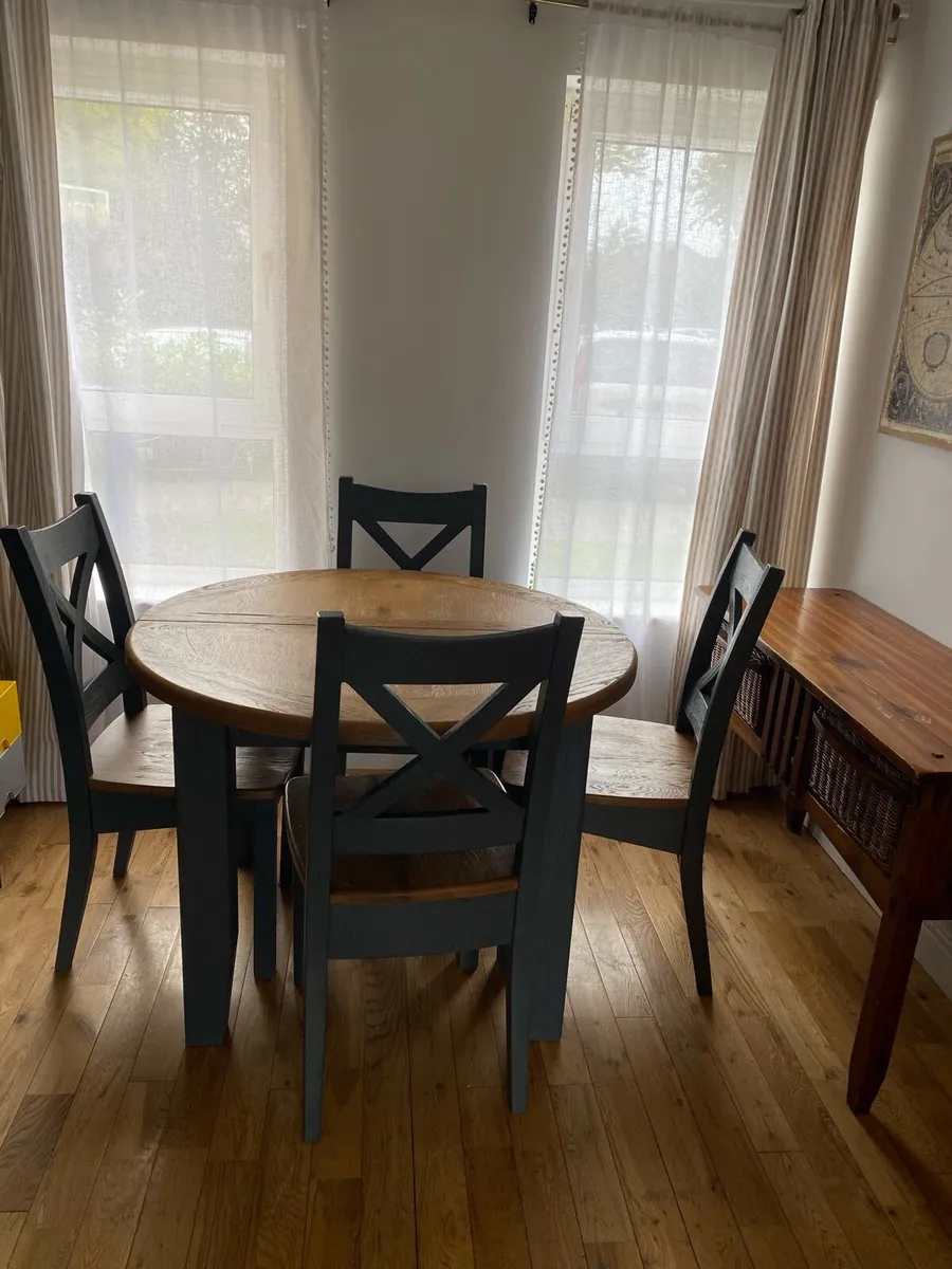 Solid oak table and chairs - Image 2