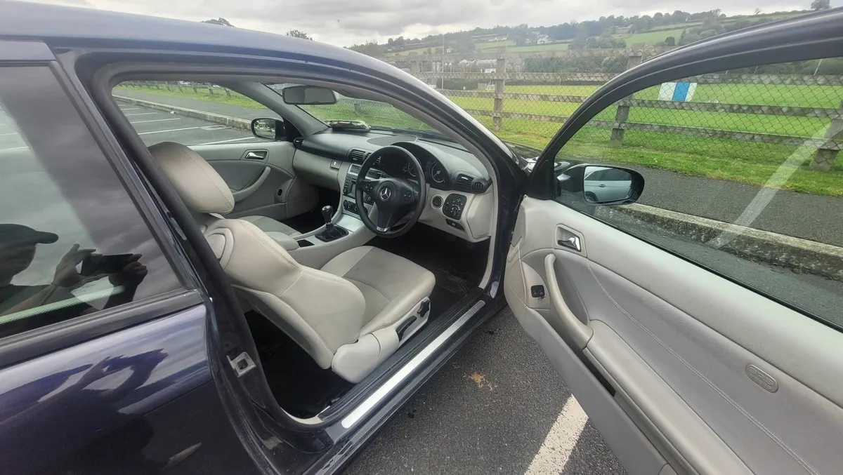 Mercedes-Benz C-Class 2009 CLC 200 coupe - Image 4