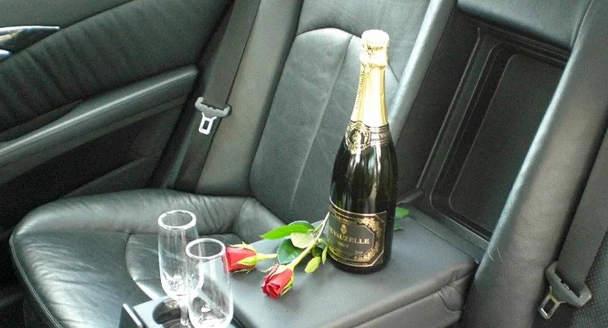 €1450 Black Mercedes Benz (Wedding Car Transport). - Image 2