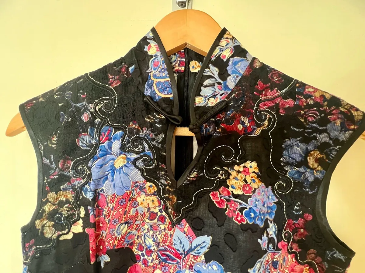 Traditional Chinese dresses - Image 2
