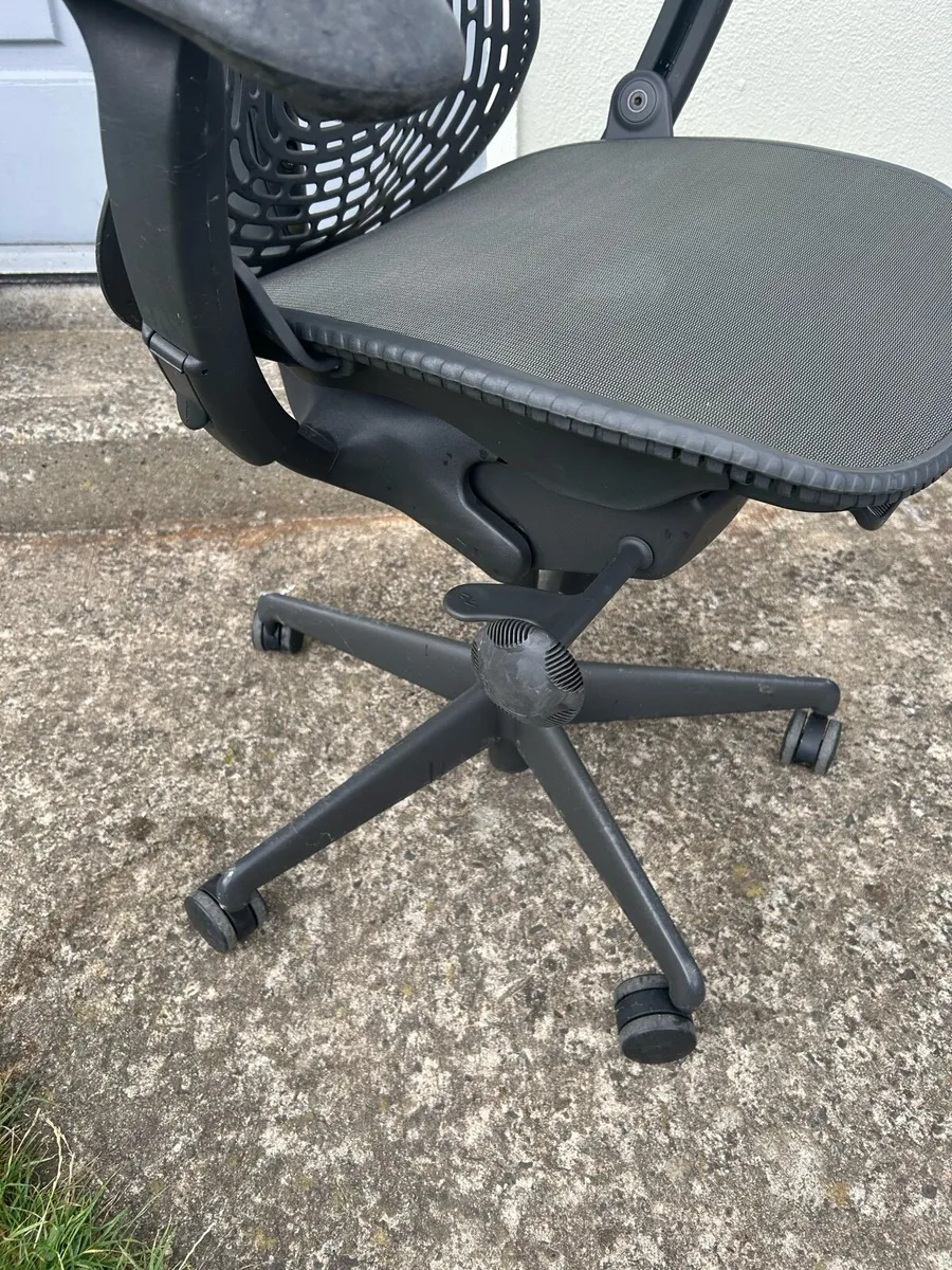 Herman Miller Mirra Graphite Chair Fully Loaded - Image 3