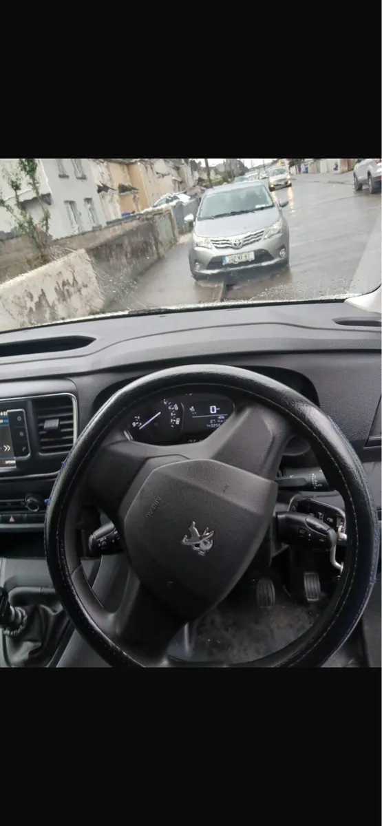 Van Peugeot expert - Image 4