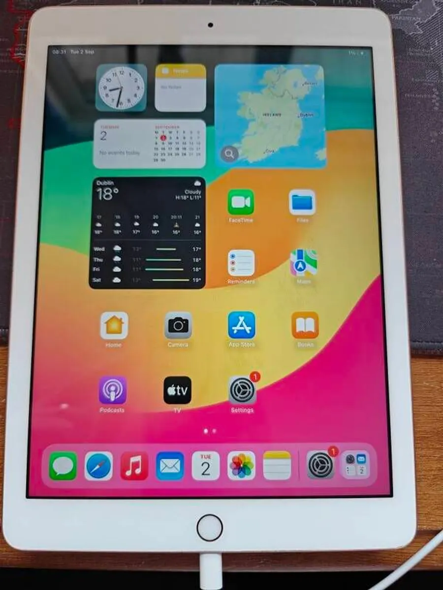 Apple iPad 9.7" 6th Gen 128 Rose Gold Faulty!! - Image 1