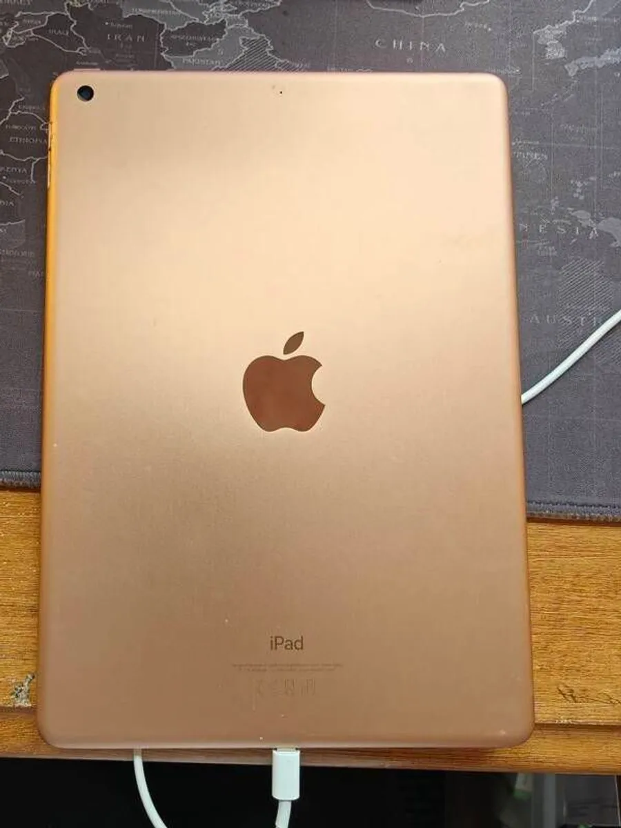 Apple iPad 9.7" 6th Gen 128 Rose Gold Faulty!! - Image 2