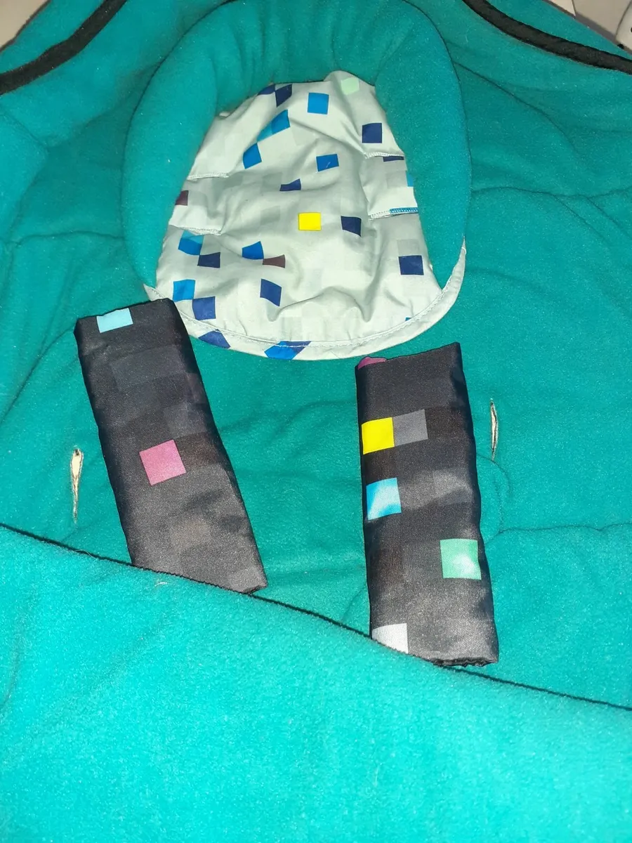 Long cosytoes with strap cover & head support - Image 2