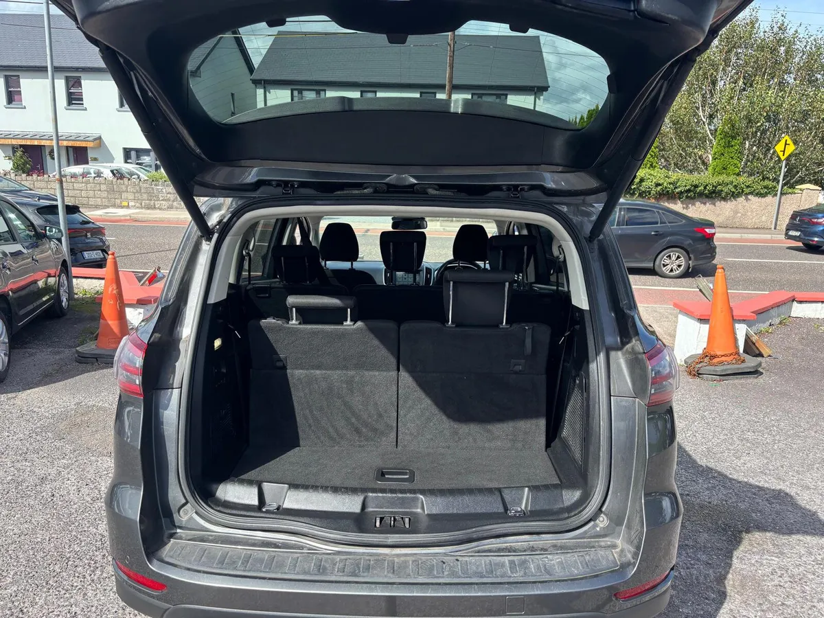 Ford S-Max 2017  2.0  TDCI  150BHP - Image 4