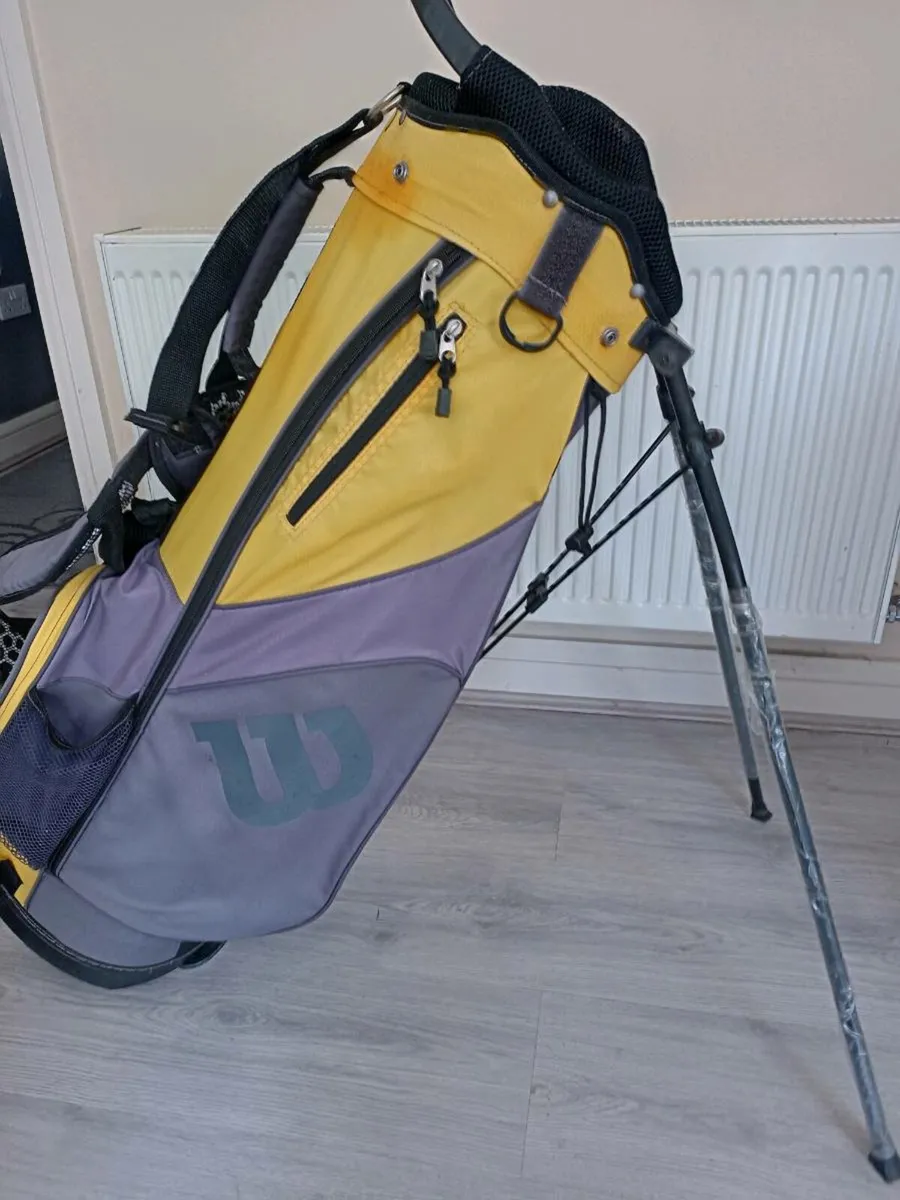 Wilson golf bag with stand. - Image 1