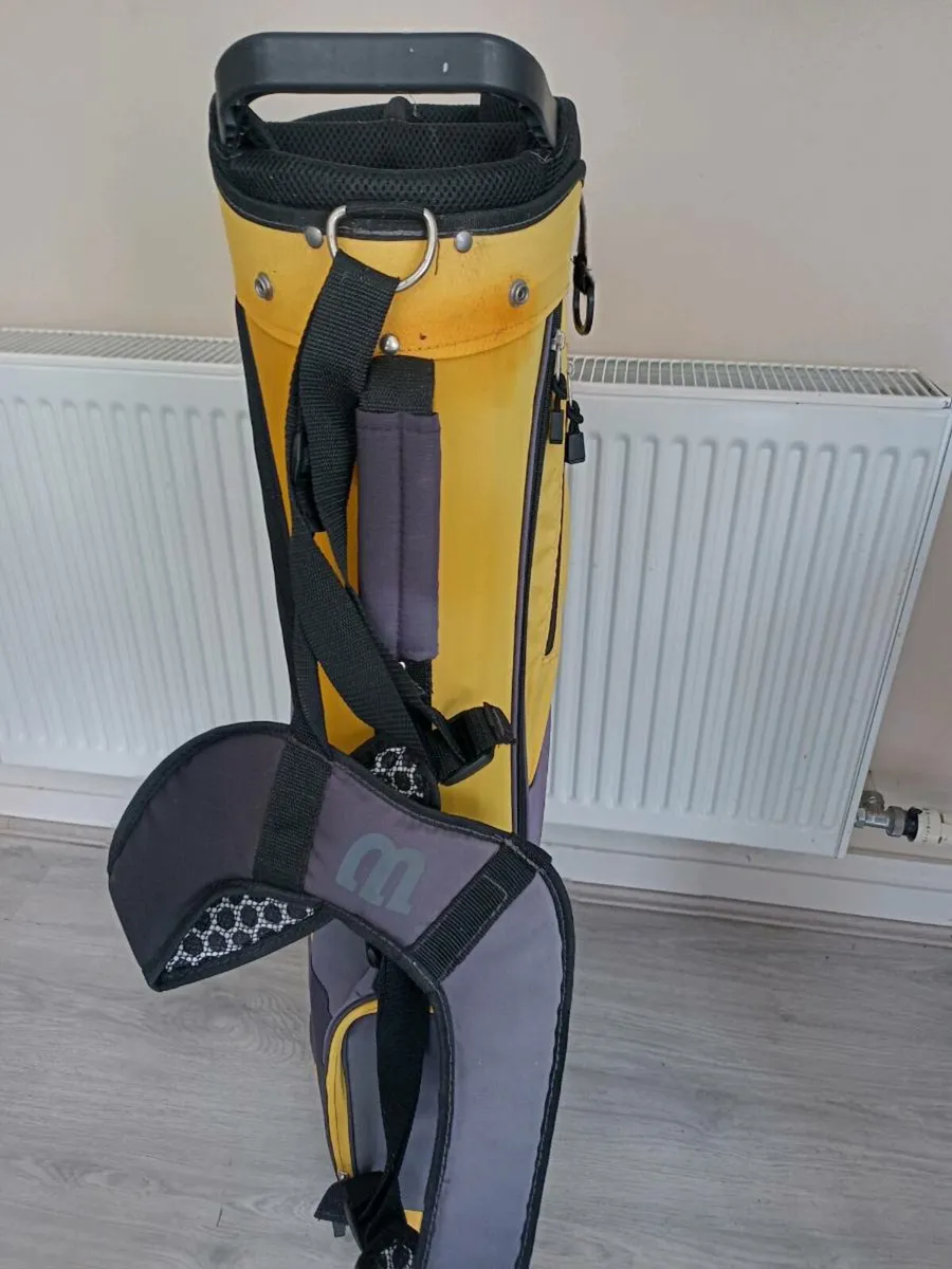 Wilson golf bag with stand. - Image 4