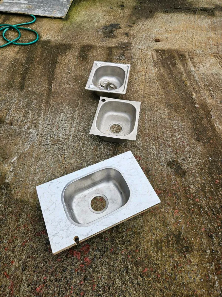 Stainless steel sinks