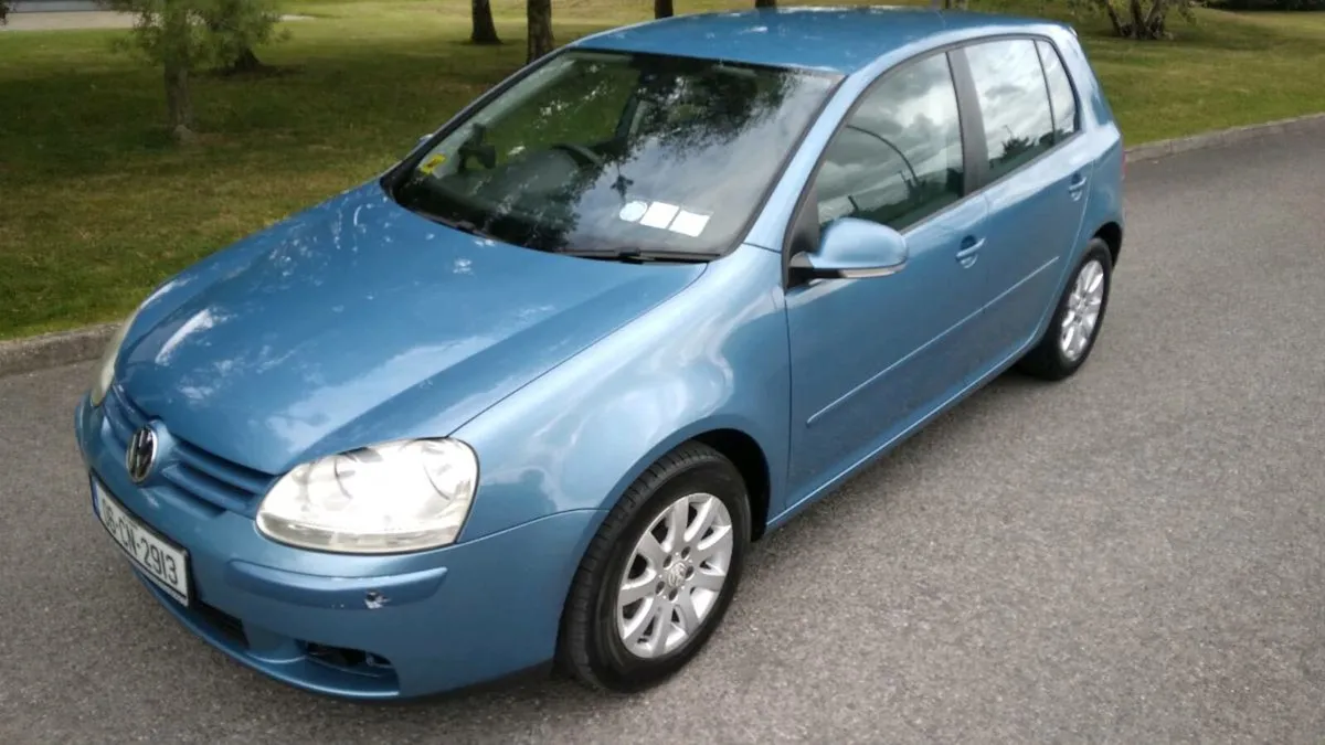 VW Golf Auto. New NCT & Taxed. Very Low Mileage - Image 4
